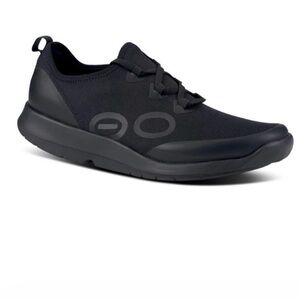 WOMEN'S OOMG SPORT LS LOW SHOE - BLACK on Black 10 Like New